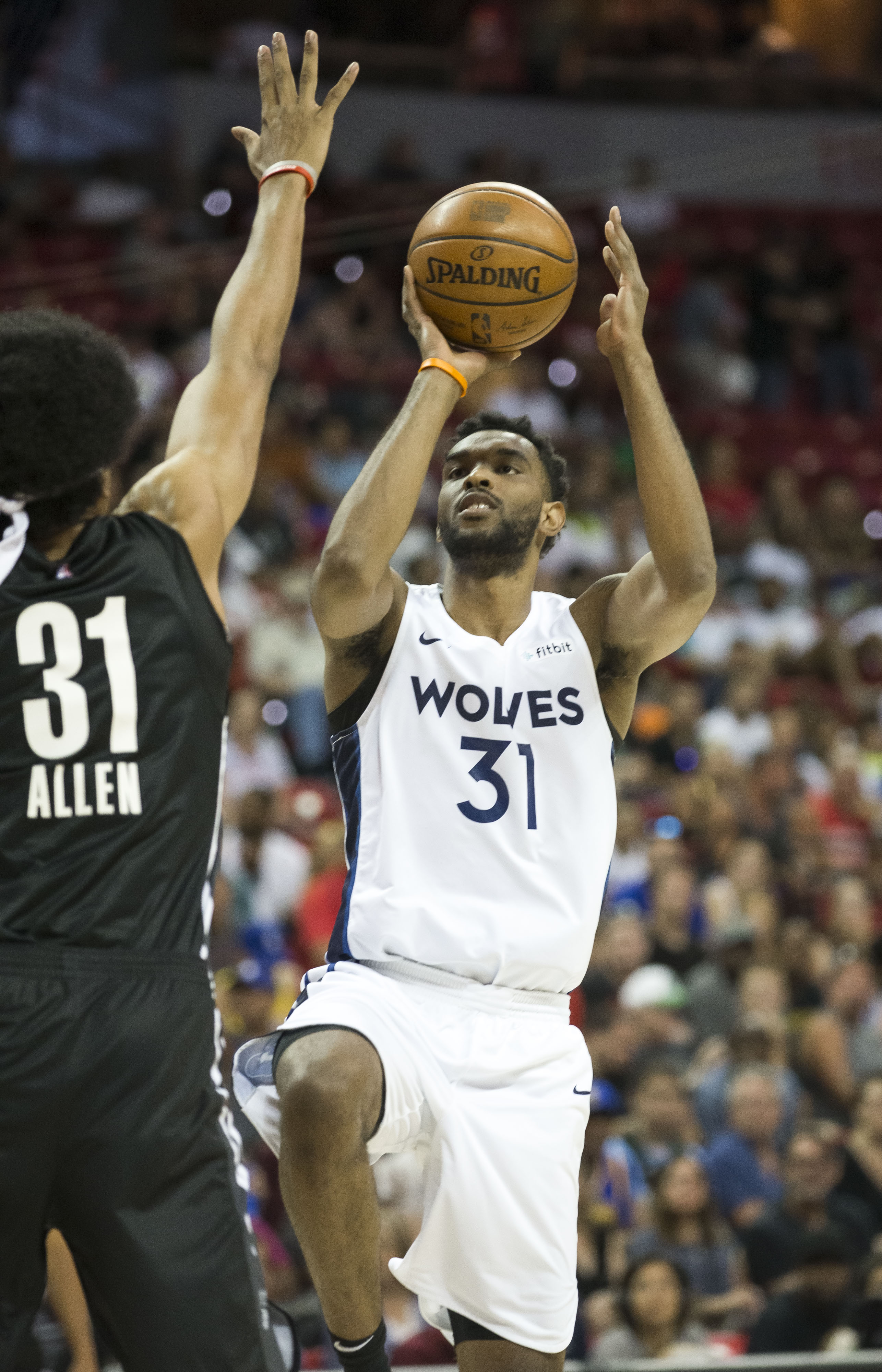 包含欧洲篮球联赛强强对话大不列颠队晋级半决赛的词条