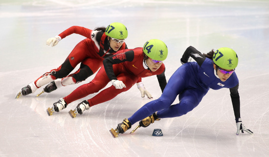 雷火电竞网址-包含比赛激烈瞬息万变，胜者笑逐颜开的词条