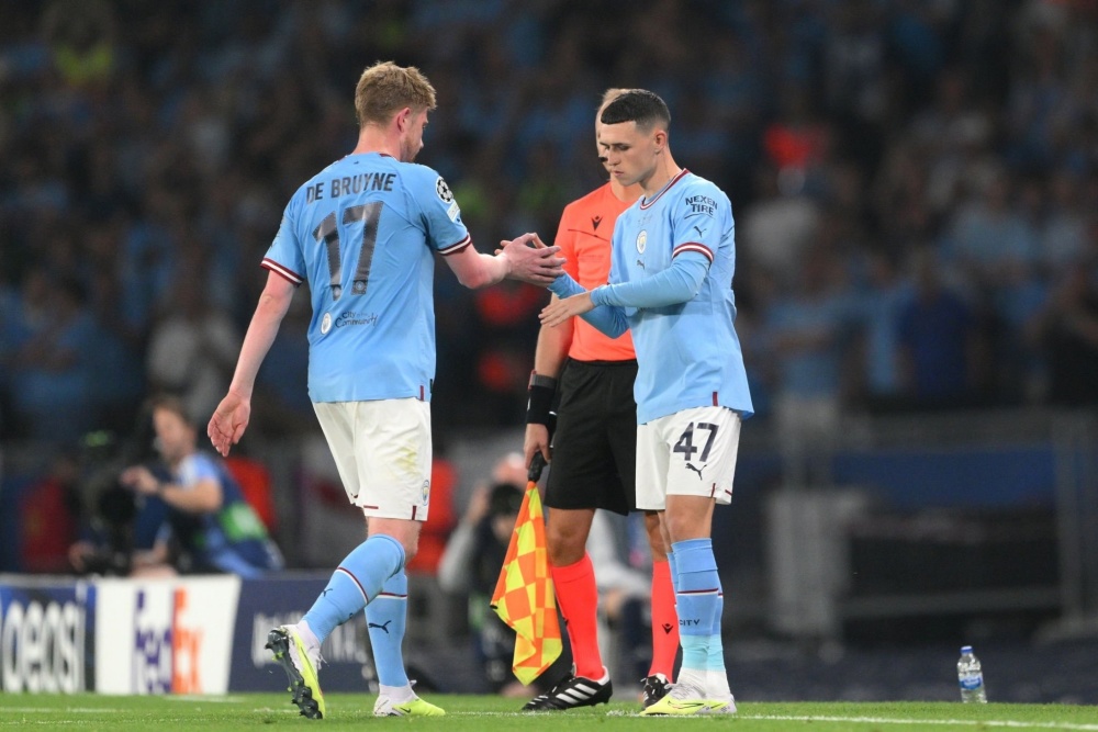 包含泽坚立封神，东红欧冠瞄日的词条