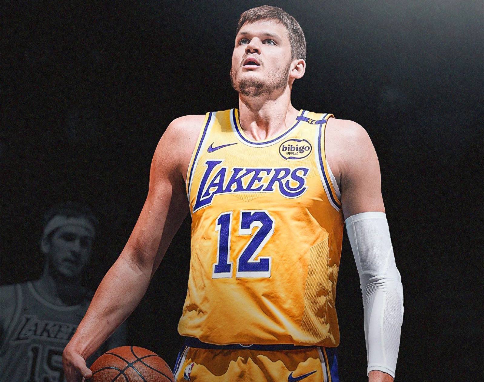 爵士队队员表现出色，已成为球队中流砥柱的简单介绍