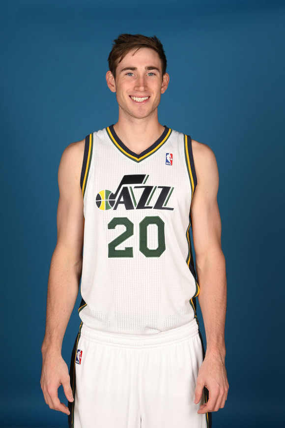 包含犹他爵士新秀西恩杨冲击全明星的词条