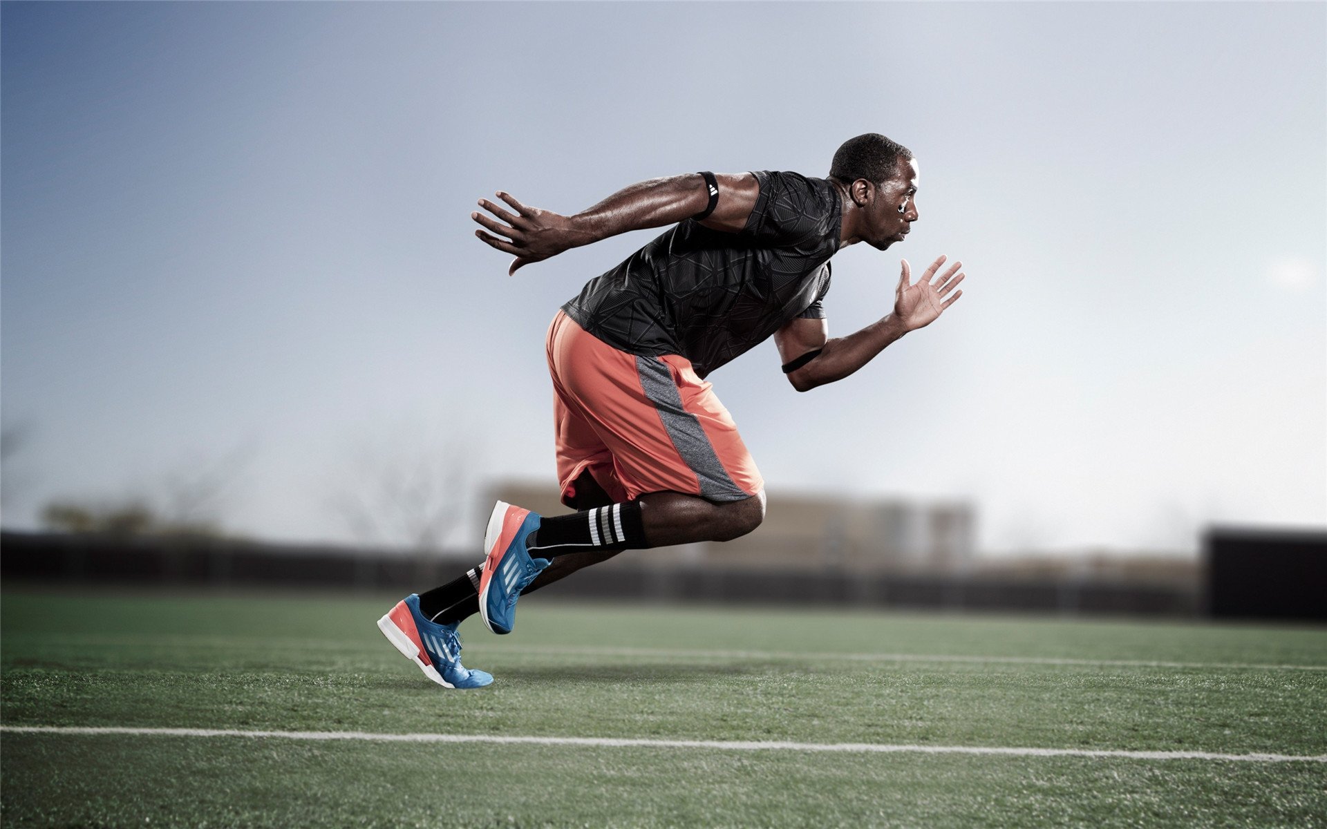 意甲焦点战之夜，莱奥是王冠上唯一闪亮的明珠